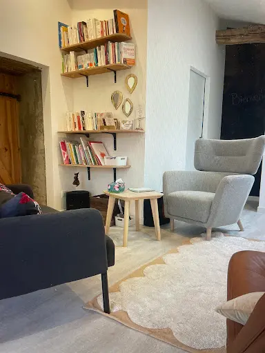 Charline Bouquet Coach Parental et Praticienne Emdr Adultes Bébé Enfants Ados