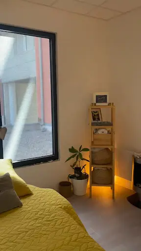 Praticien en Hypnose et Bien-être À Saint-louis : Shine Thérapeute