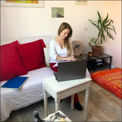 Delphine Couton (ei)- Sophro-analyste - Sophrologue - Nuad Thaï - Accompagnante Holistique