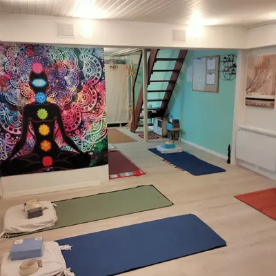 Elaine Garcia Alves - Yoga - Sophrologie - Massages du Monde et Ateliers Bien-être - Méditation - Relaxation