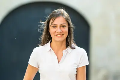Amélie Bru - Magnétiseur À Tours