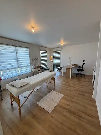 Dr Corinne Laverdure Naturopathie Energétique et Massage Tuina