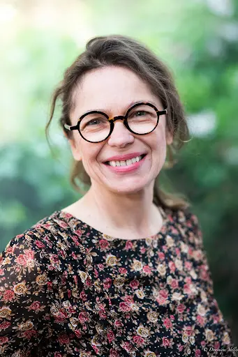 Stéphanie Estrangin - Réflexologies Combinées : Plantaire - Palmaire - Auriculaire - Faciale - Naturopathe