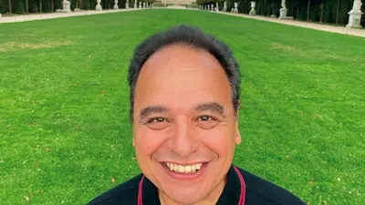 Eric-charles Bouhnik, Versailles, Sophrologue, Relaxologue. President du Syndicat Français de la Sophrologie Caycédienne