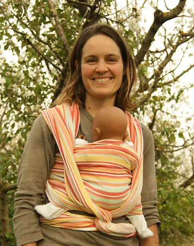 Julie Mansuy : Doula, Atelier de Portage Bébé, Atelier de Massage Bébé