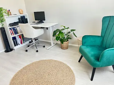Sophie Lombardi - Hypnothérapeute - Hypnose Ericksonienne, Pnl Villeurbanne Lyon - Confiance en Soi, Anxiété