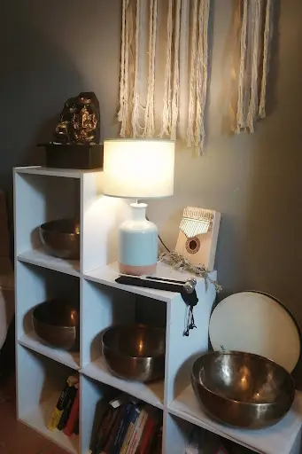 Caroline Lozano, Magnetiseur, Barreur de Feu, Art-thérapeute...