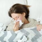 Les gestes à adopter pour éviter les premiers rhumes de l’automne. rhume automne