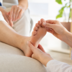 Ongle incarné, cassé ou retourné : comment éviter l’infection et soulager la douleur ? article-ongle-incarne-casse-ou-retourne-comment--2026-06-11T13-44-13-800Z